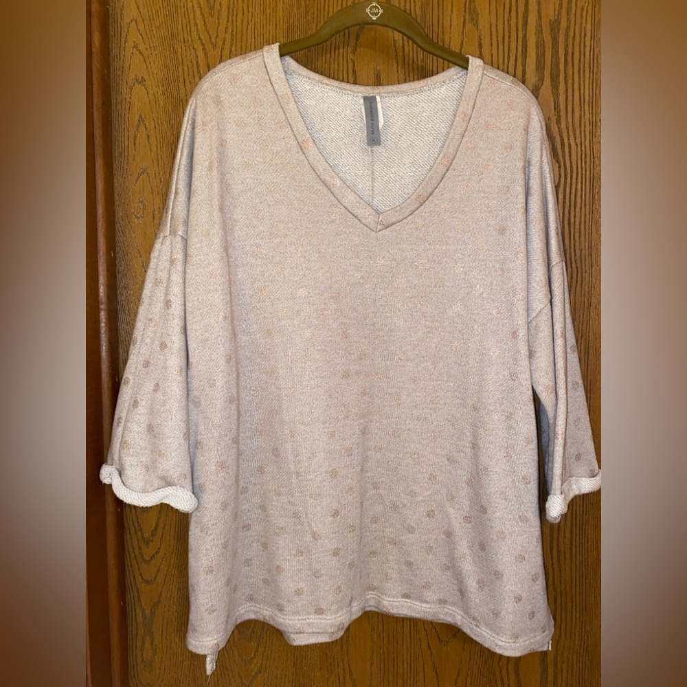 Honeyme Beige w/Polka Dots, V-Neck, 3/4 Sleeve top, XL